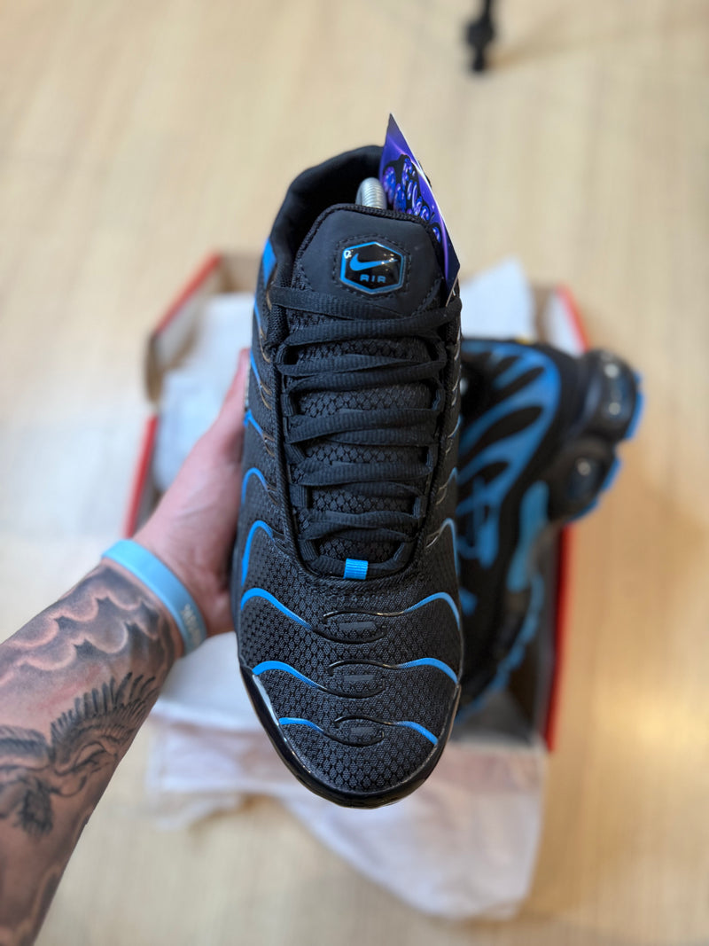 NK AIR MAX PLUS TN ''BLACK UNIVERSITY BLUE'' - PRONTA ENTREGA