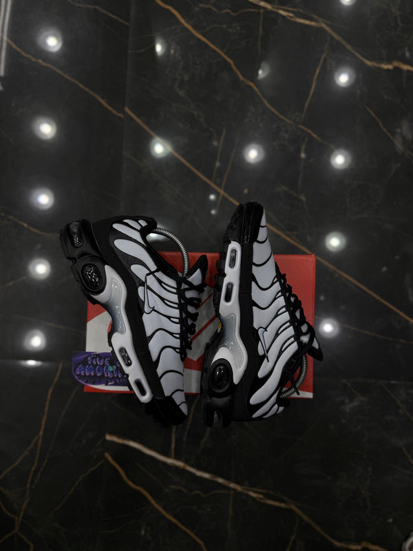 NK AIR MAX PLUS TN "OREO" - PRONTA ENTREGA