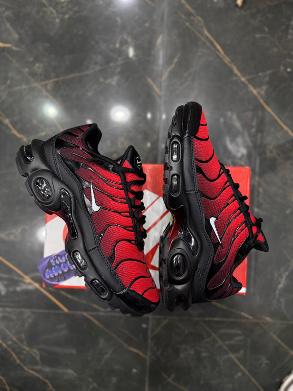 NK AIR MAX PLUS TN ''DEADPOOL'' - PRONTA ENTREGA
