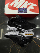 NK AIR MAX PLUS TN ''PANDA'' - PRONTA ENTREGA