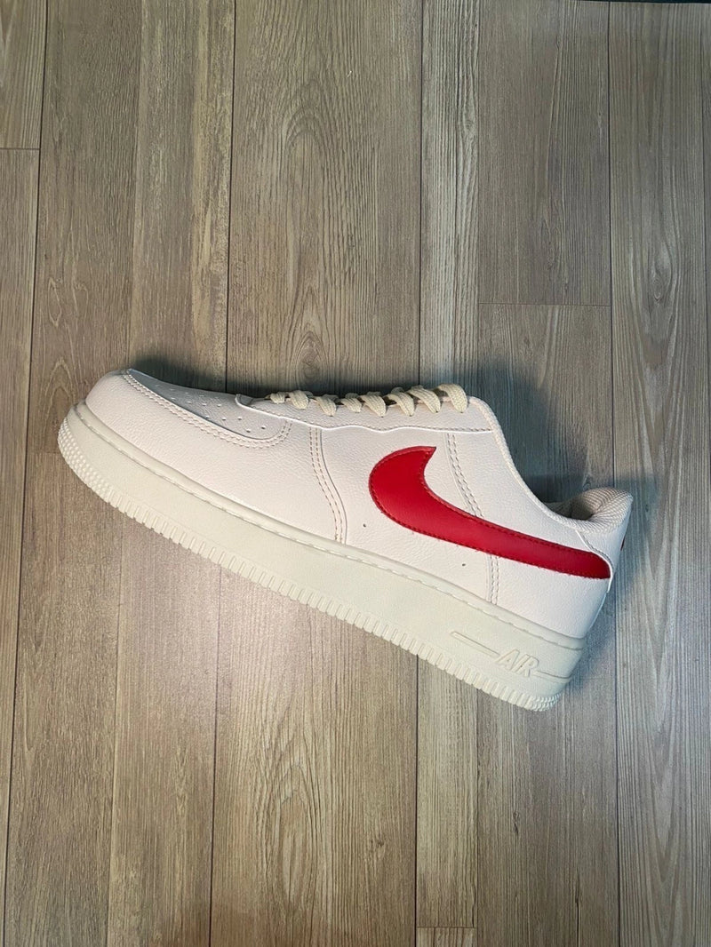 Nike Air Force One “Branco/Vermelho”