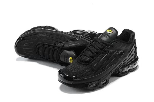 NIKE AIR MAX PLUS TN III "TRIPLE BLACK" - PRONTA ENTREGA