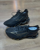 Mizuno Wave Prophecy 14 "Preto/Dourado"