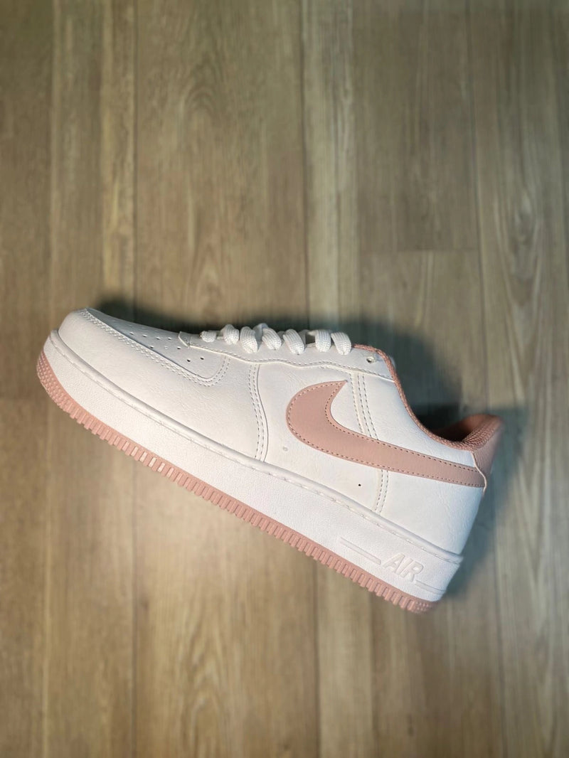 Nike Air Force One “Branco/Rosa"