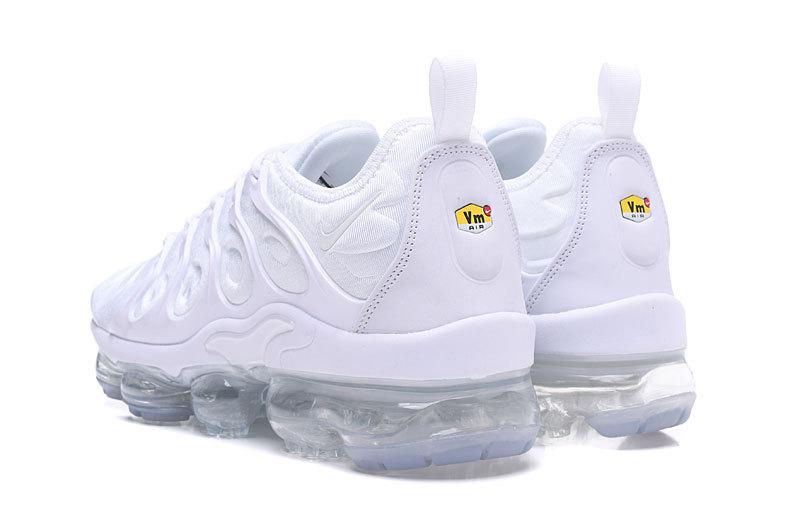 VaporMax Plus “Triple White” - Pronta entrega