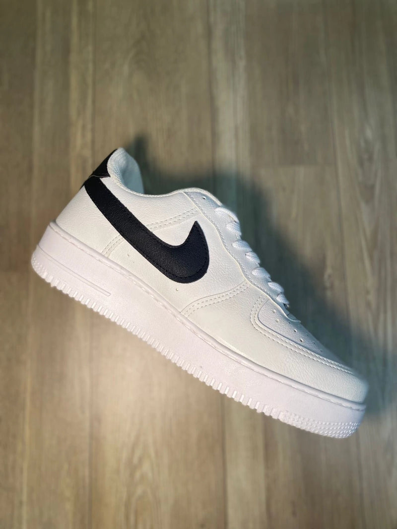 Nike Air Force One “White/Gold”