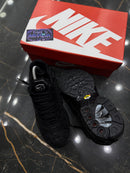 NK AIR MAX PLUS TN "TRIPLE BLACK" - PRONTA ENTREGA