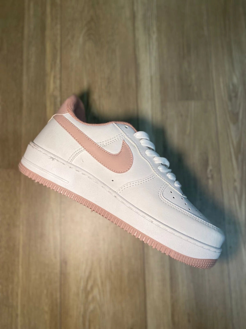 Nike Air Force One “Branco/Rosa"