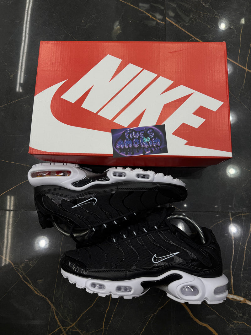 NK AIR MAX PLUS TN ''PANDA'' - PRONTA ENTREGA