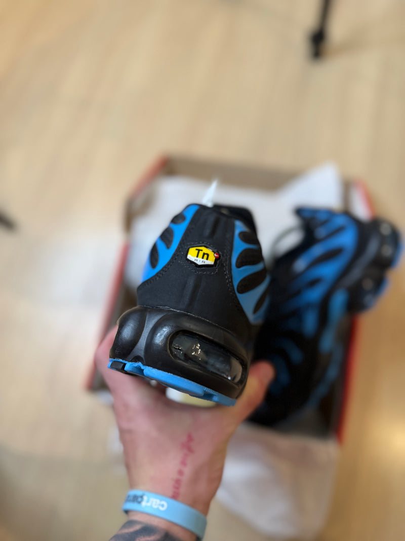 NK AIR MAX PLUS TN ''BLACK UNIVERSITY BLUE'' - PRONTA ENTREGA