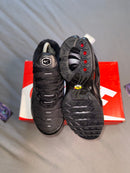 NK AIR MAX PLUS TN "TRIPLE BLACK" - PRONTA ENTREGA