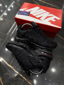 NK AIR MAX PLUS TN "TRIPLE BLACK" - PRONTA ENTREGA