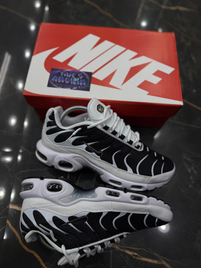 NK AIR MAX PLUS TN ''KILLER WHALE" - PRONTA ENTREGA