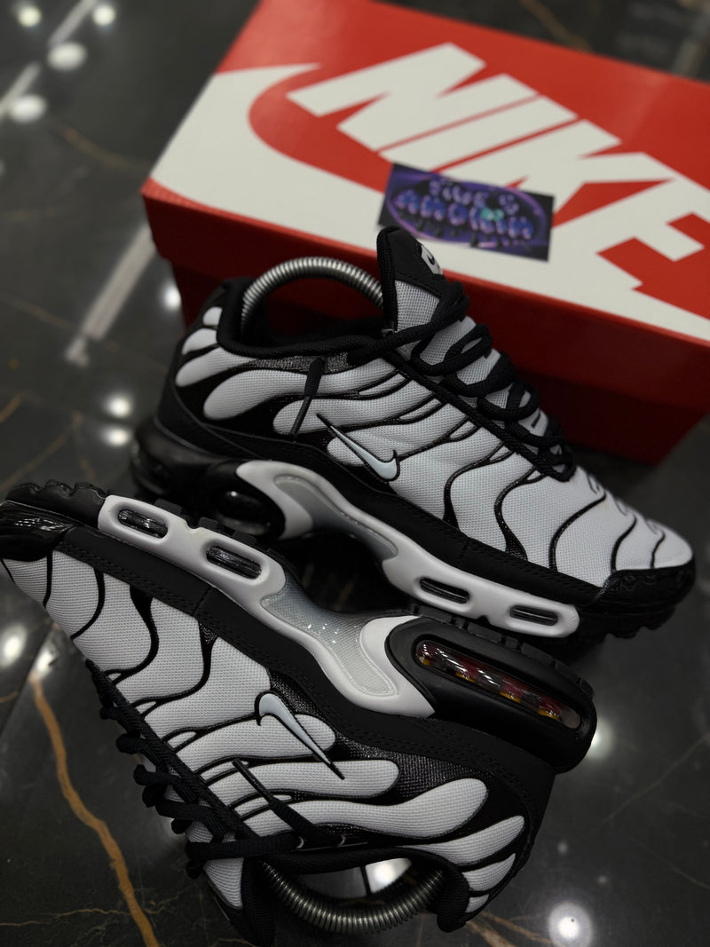 NK AIR MAX PLUS TN "OREO" - PRONTA ENTREGA
