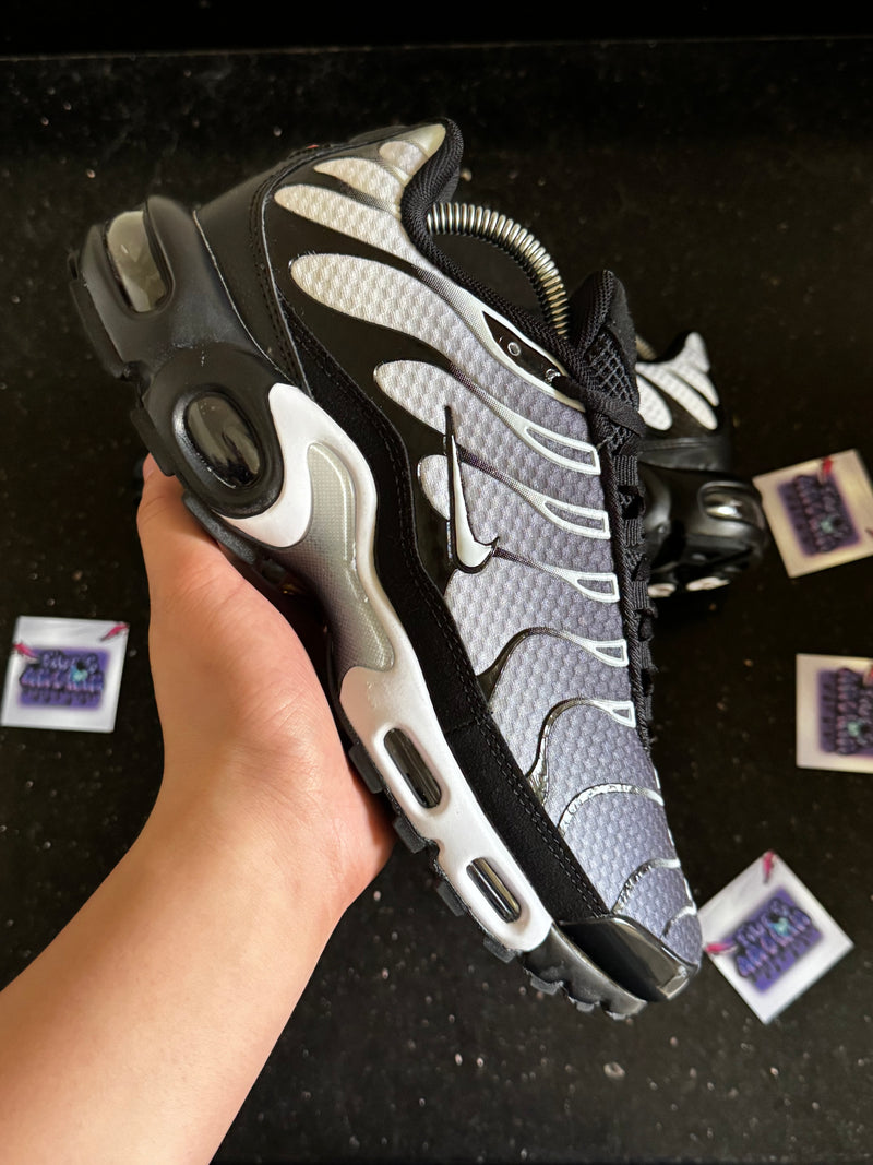 NK AIR MAX PLUS TN "BLACK METALIC" - PRONTA ENTREGA