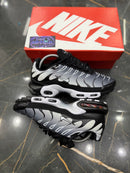 NK AIR MAX PLUS TN "BLACK METALIC" - PRONTA ENTREGA
