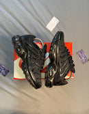 NK AIR MAX PLUS TN "TRIPLE BLACK" - PRONTA ENTREGA