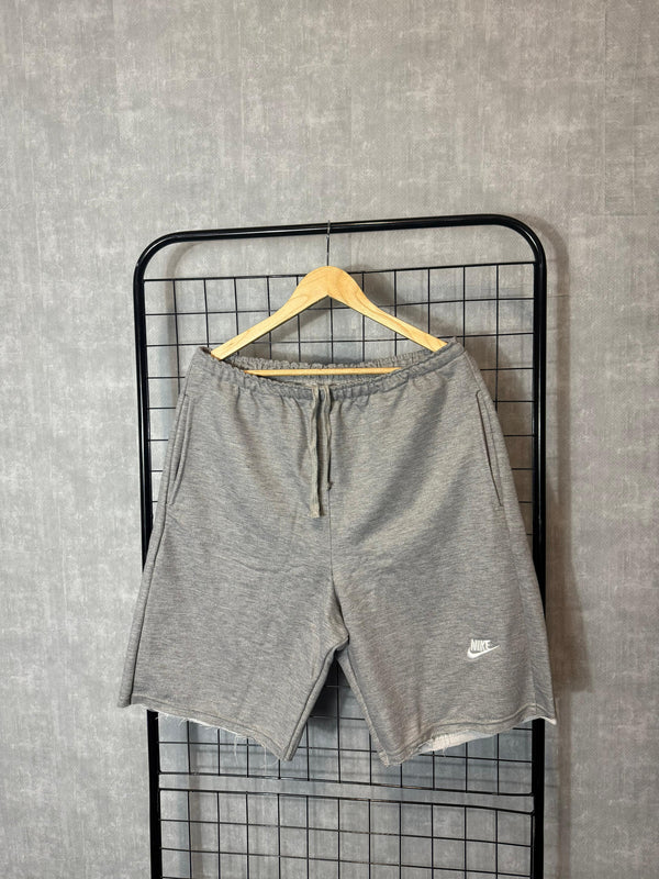 Short Nike club Cinza 2.0