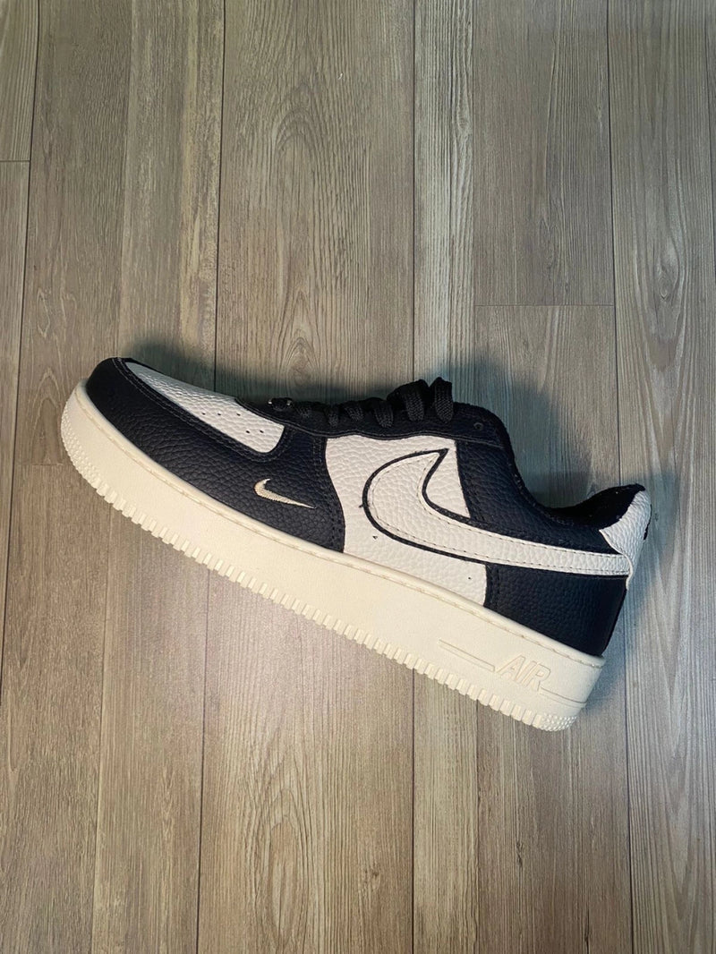 Nike Air Force One “Black/White”